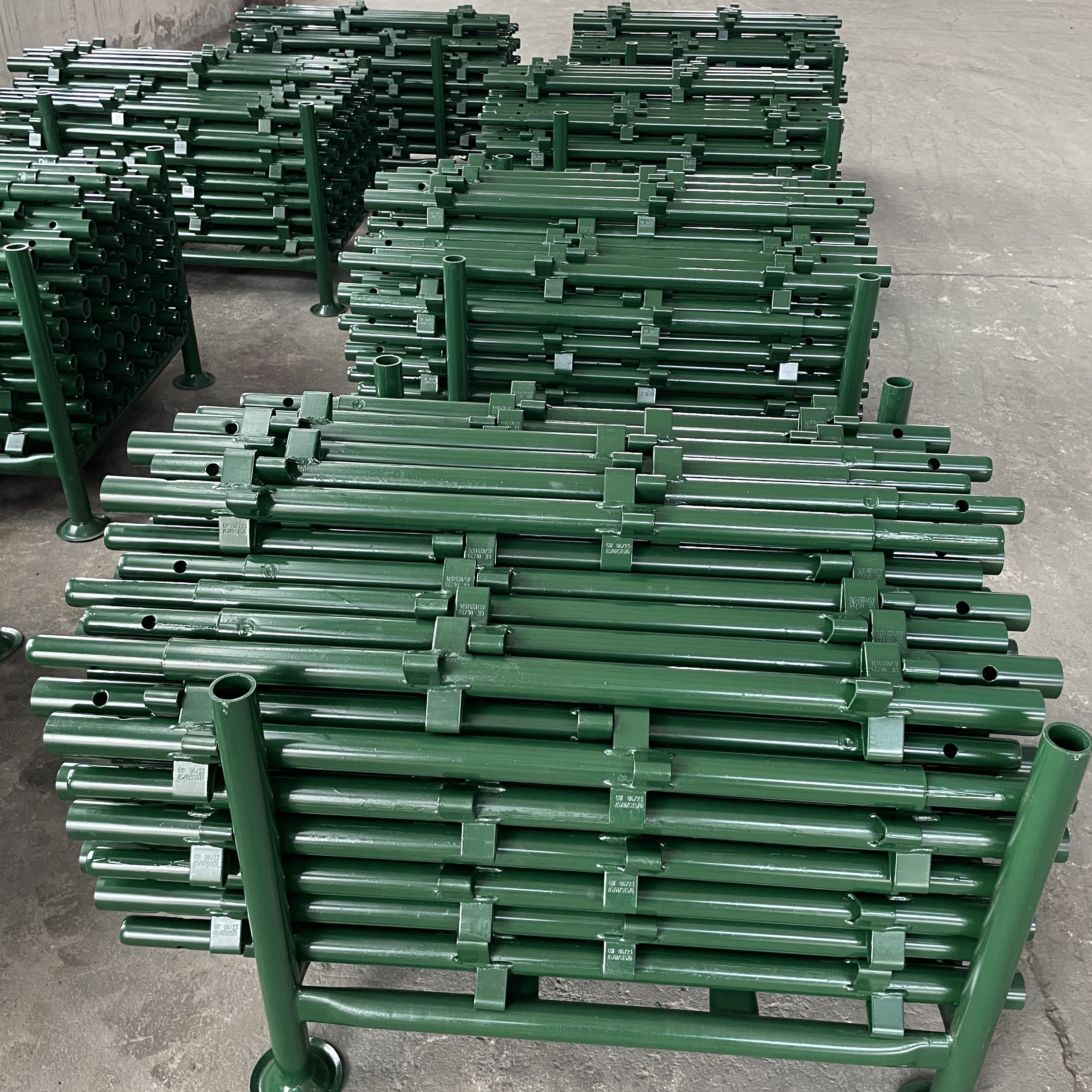 Kwikstage-Ger&uuml;ststandards. 