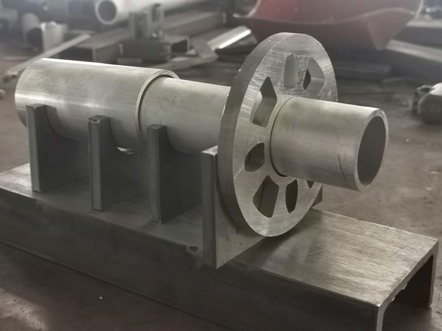 Ringlock -Ger&uuml;stbasiskragen