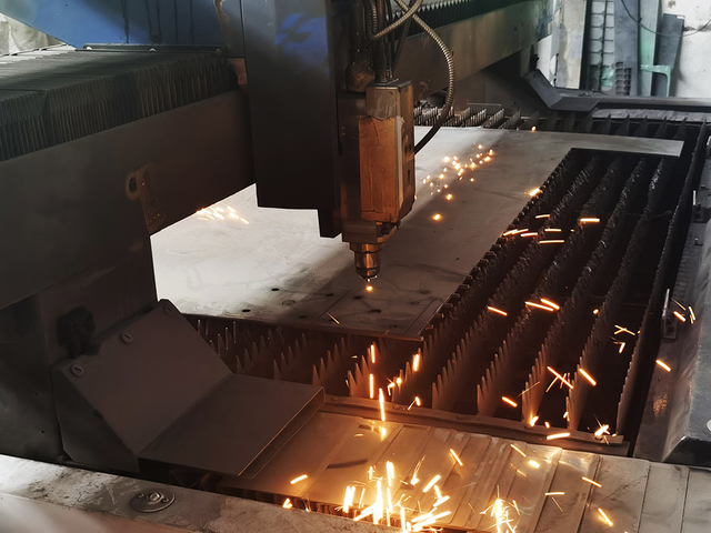 Laserschneidemaschine