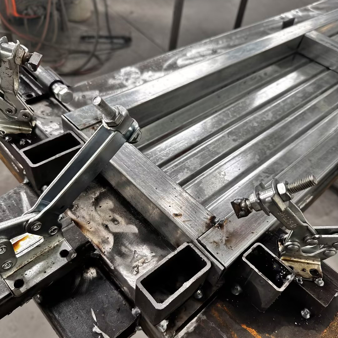 geschlossener Stahlplanke