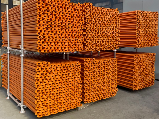 Lackiertes Cuplock -Ger&uuml;stbuch