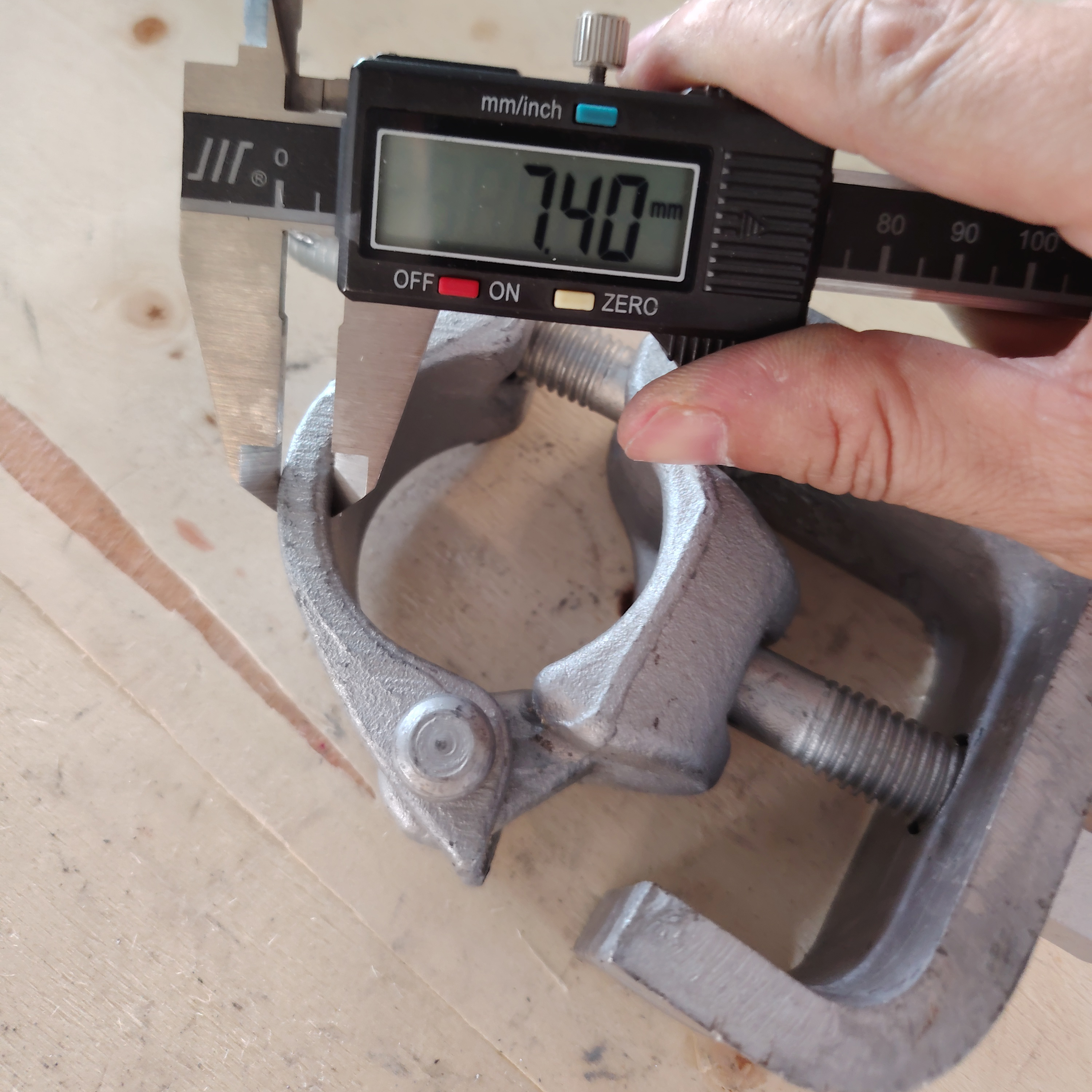 Bjelke Klips Speziell geformte Gerüstklemme