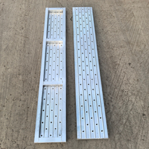 1,5 m geschlossener Stahlplanke