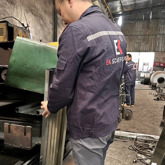 geschlossener Stahlplanke