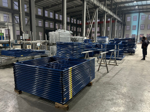 Gehen Sie durch den Rahmen