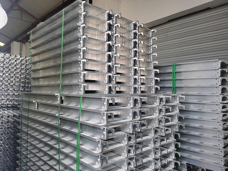 Ger&uuml;stbretter aus Aluminium