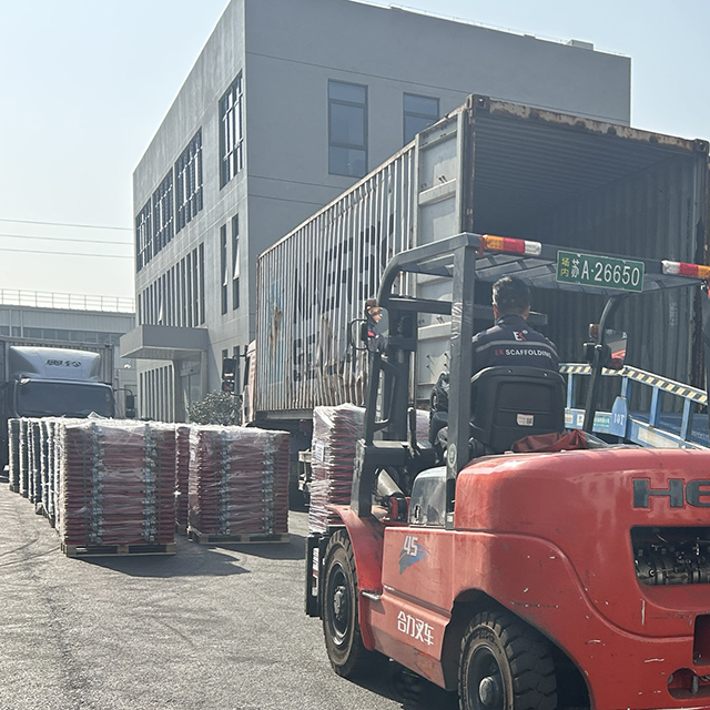 Umkehrbares Leiterzugangstor f&uuml;r den Versand