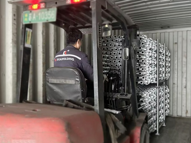 Lieferung des Ringlock -Ger&uuml;stsystems