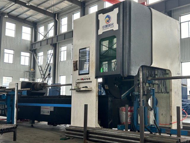 Acrow Requisiten schneiden