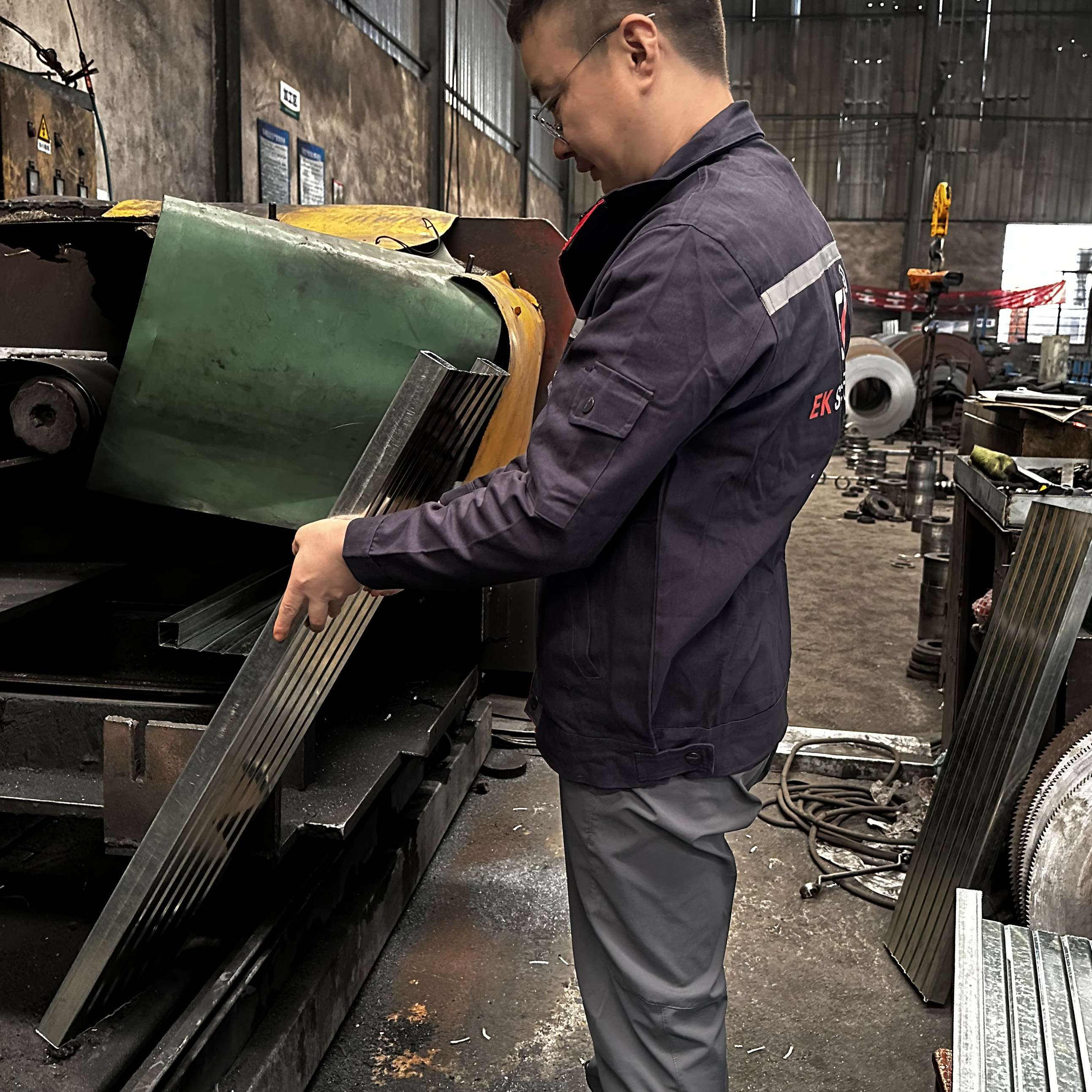 mit geschlossenem Stahl mit geschlossenem Stahl 