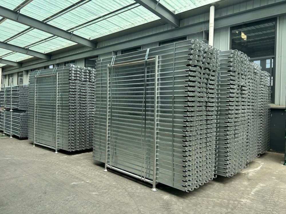 Ger&uuml;stbrett mit Haken