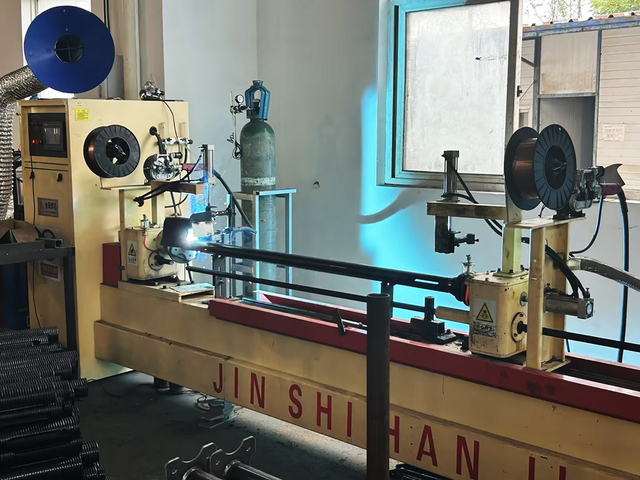 Ringlock -Ger&uuml;stmaschine