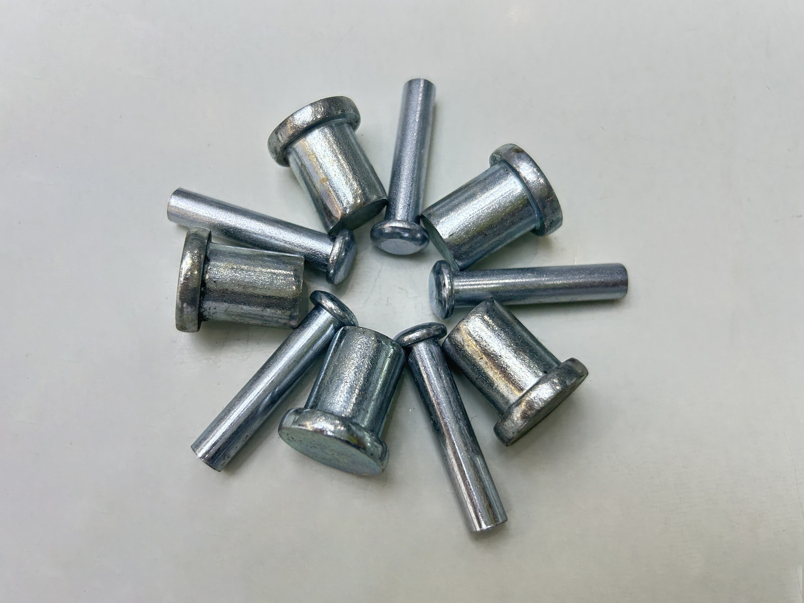 Ger&uuml;stkupplungsniet 