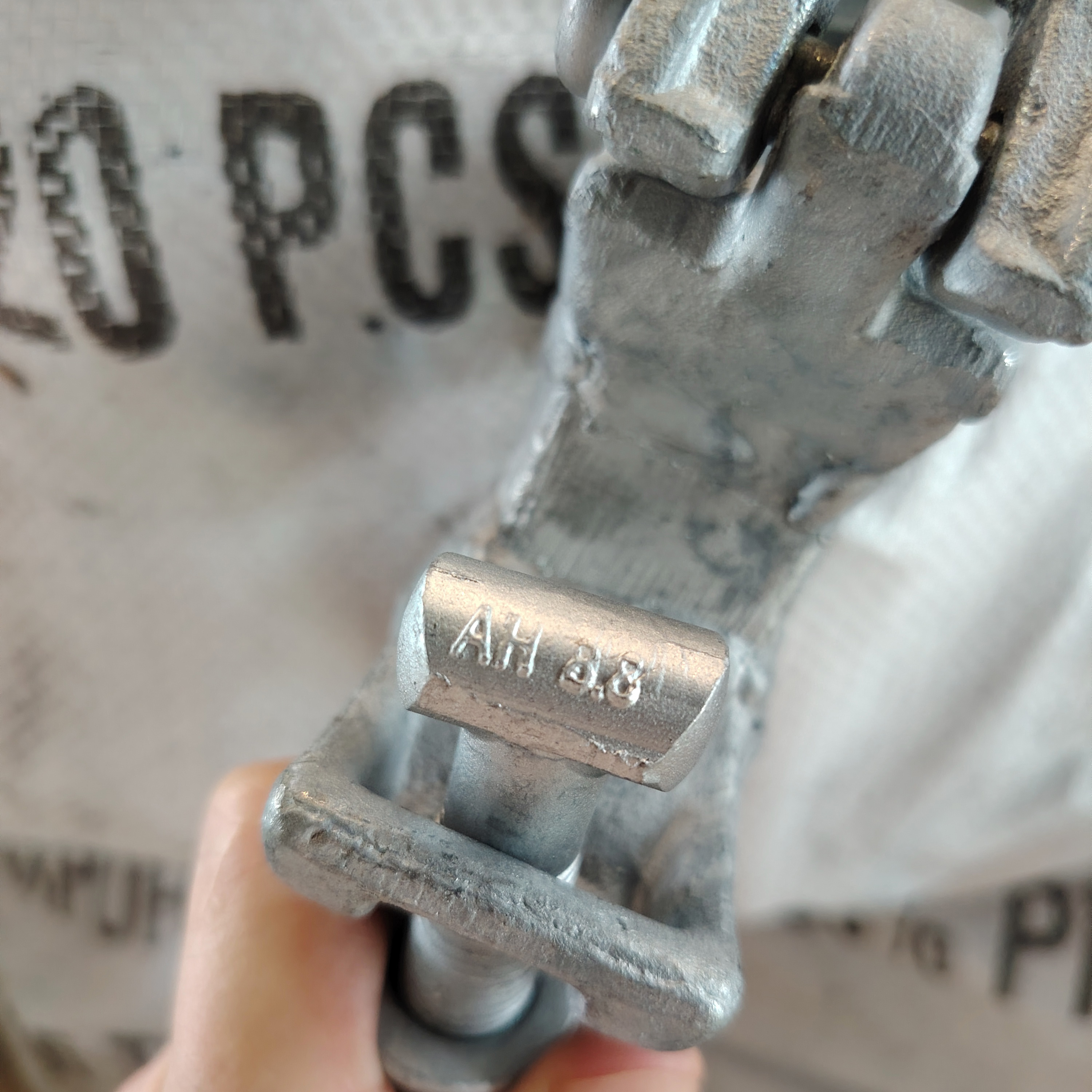 Ger&uuml;stklemmen-Distanzkupplung – 98 mm Speziell geformte Ger&uuml;stklemmen- 