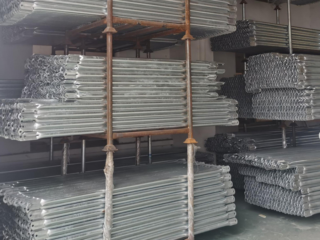 Ringlock -Ger&uuml;stdiagonalklammer