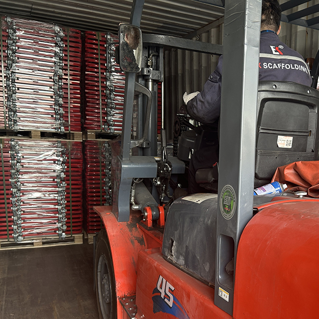 Umkehrbares Leiterzugangstor f&uuml;r den Versand