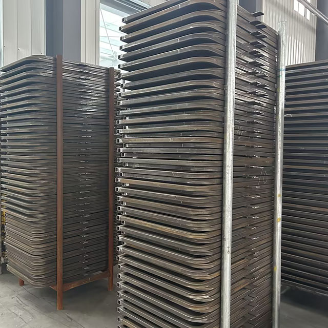 Produktionsbilder f&uuml;r umkehrbare Leiterzugangstore