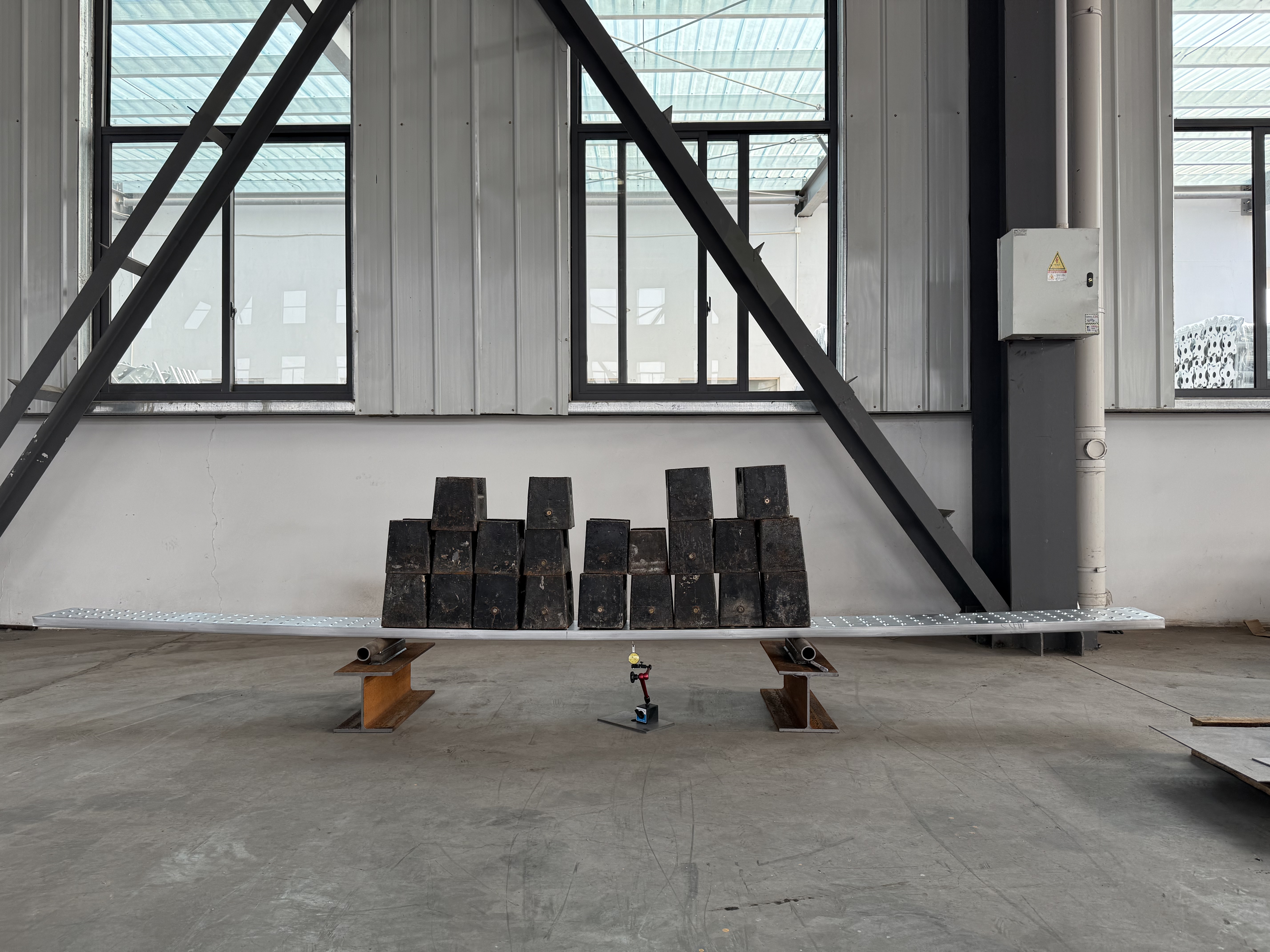 geschlossener Stahlplanke