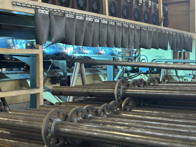 Ringlock -Ger&uuml;stmaschine