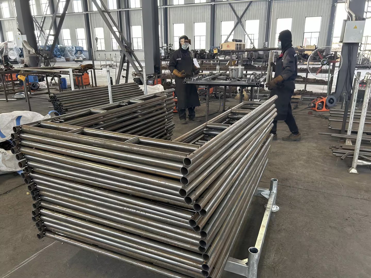 Gehen Sie durch das Ger&uuml;st. 