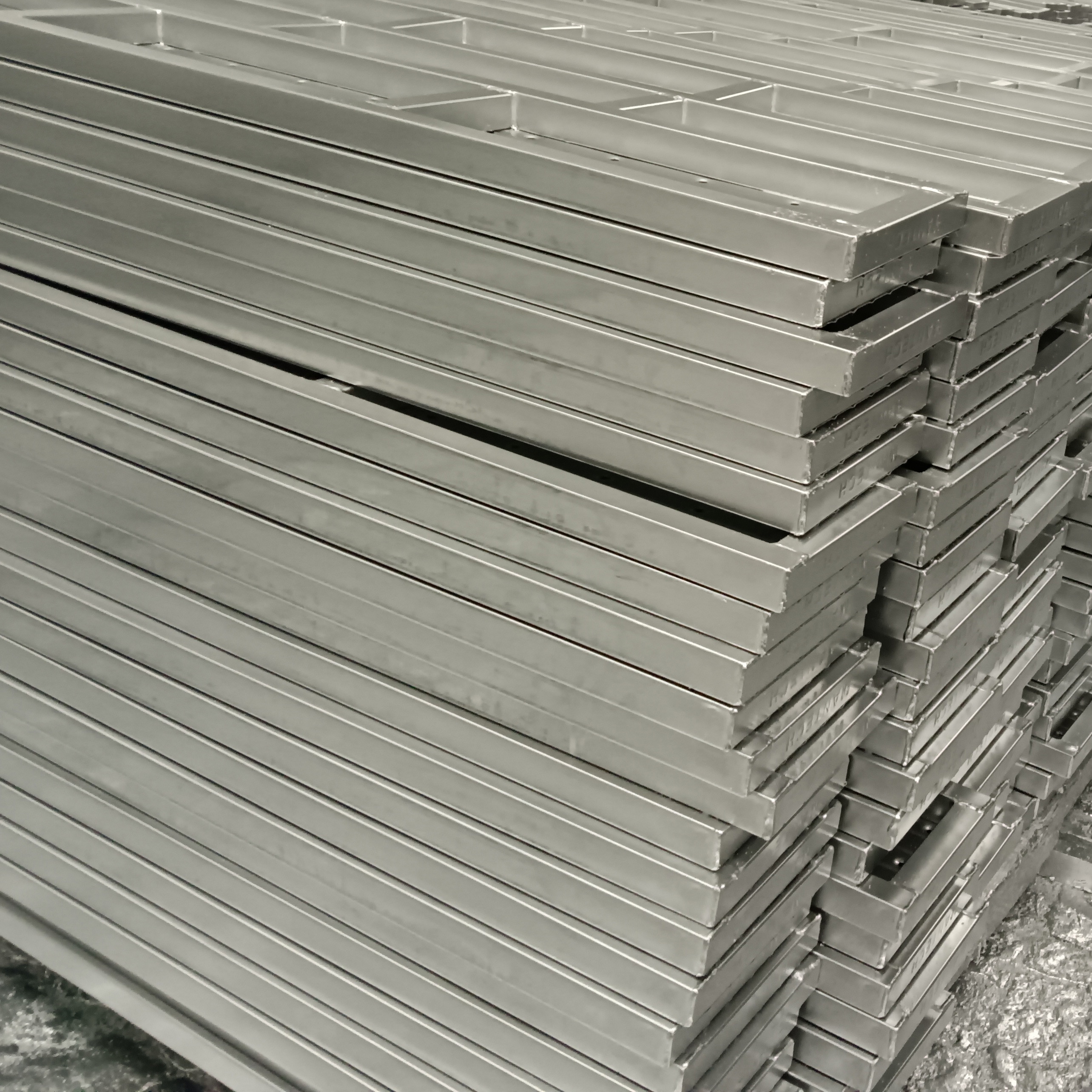 geschlossenem Stahl mit 