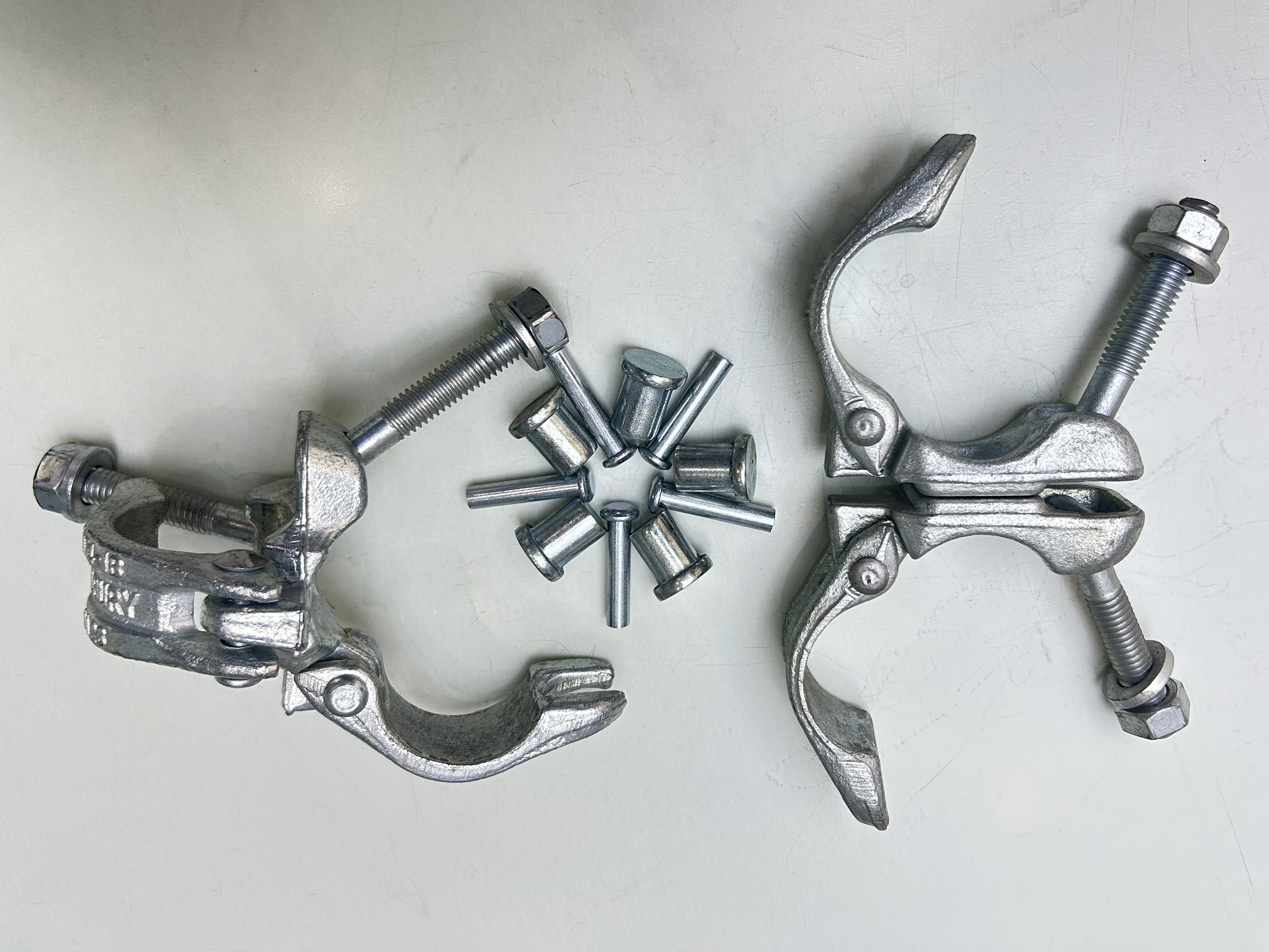 Ger&uuml;stkupplungsniet 