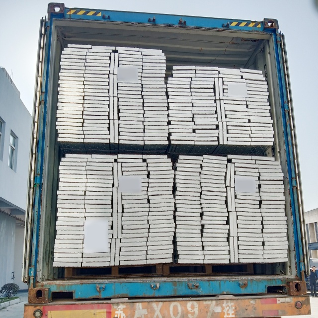 geschlossener Stahlplanke