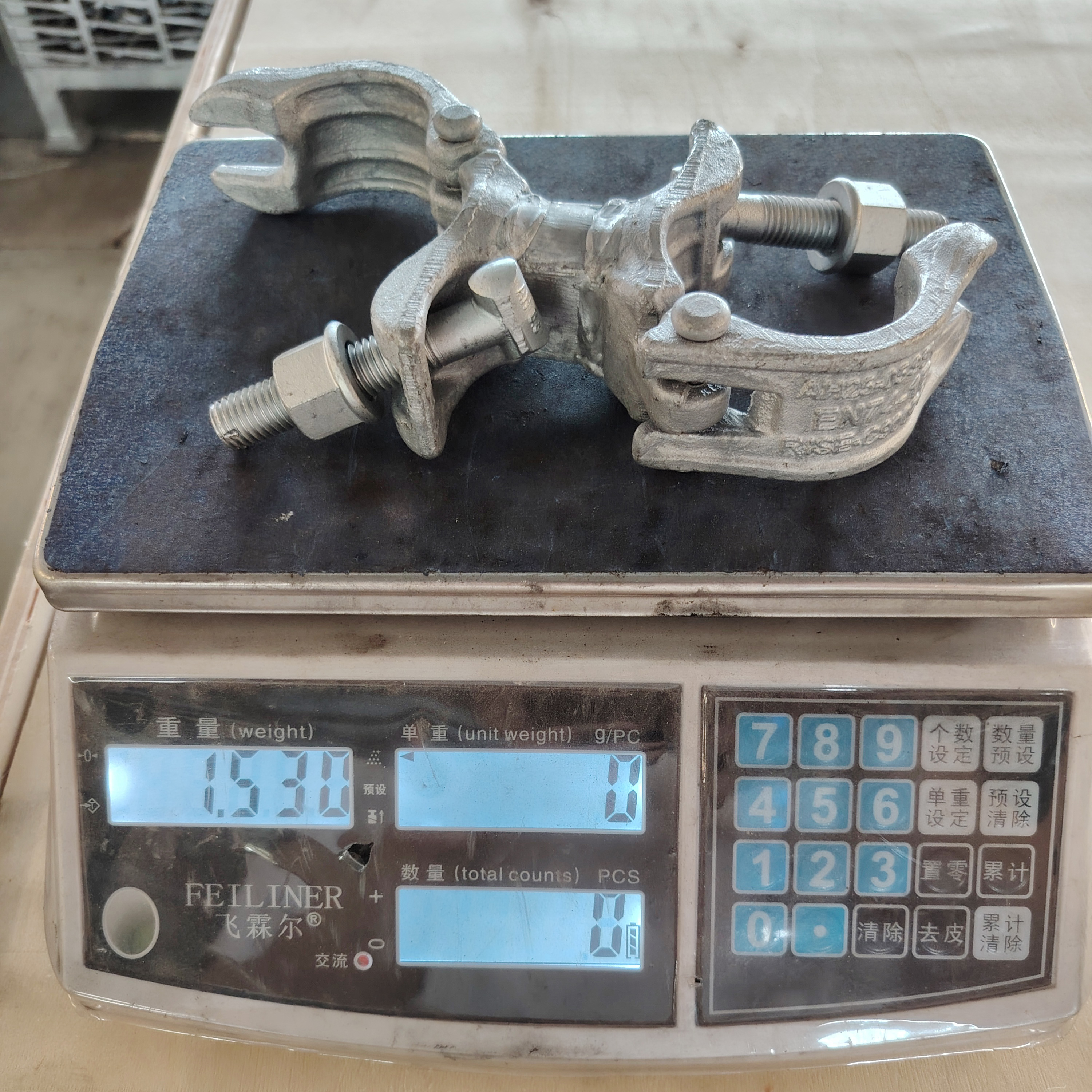 Distanzkupplung – 98 mm speziell geformte Gerüstklemme