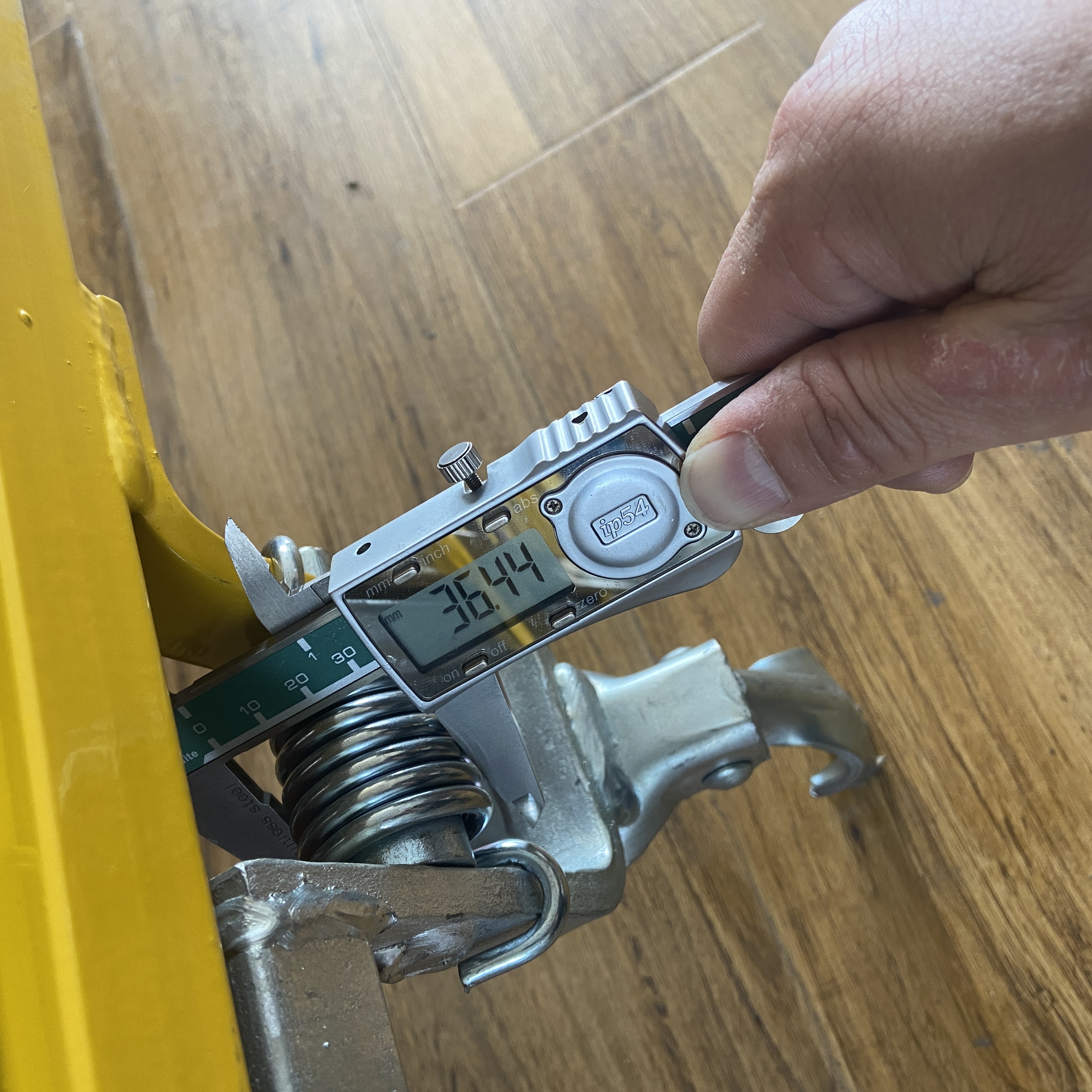 Pr&uuml;fung des Leiterzugangstors. 